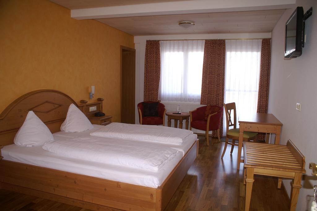 Gasthof Zur Burg Ewattingen Ruang foto